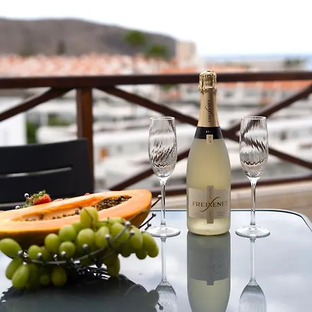 Blue Cristianos By Welcome Tenerife Los Cristianos  Exterior photo